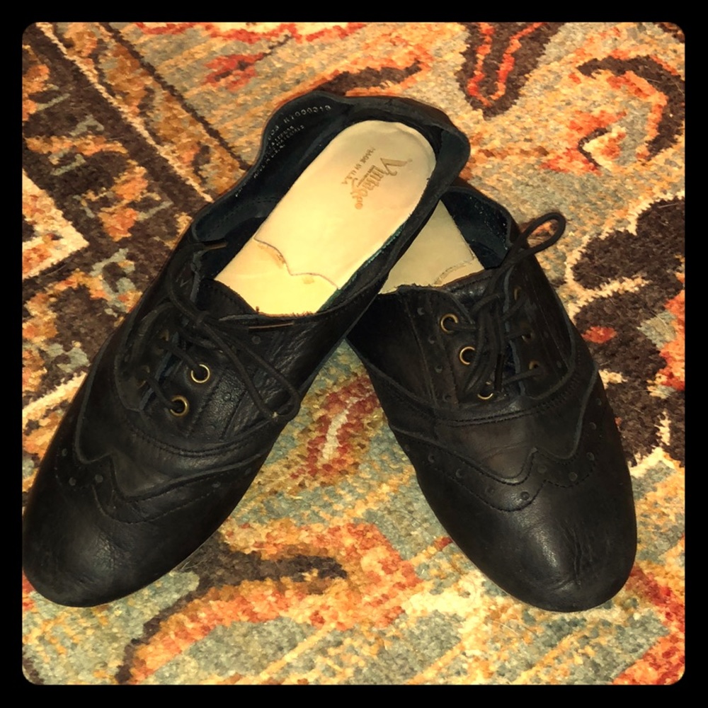 Vintage Aubrey Oxford black leather shoes